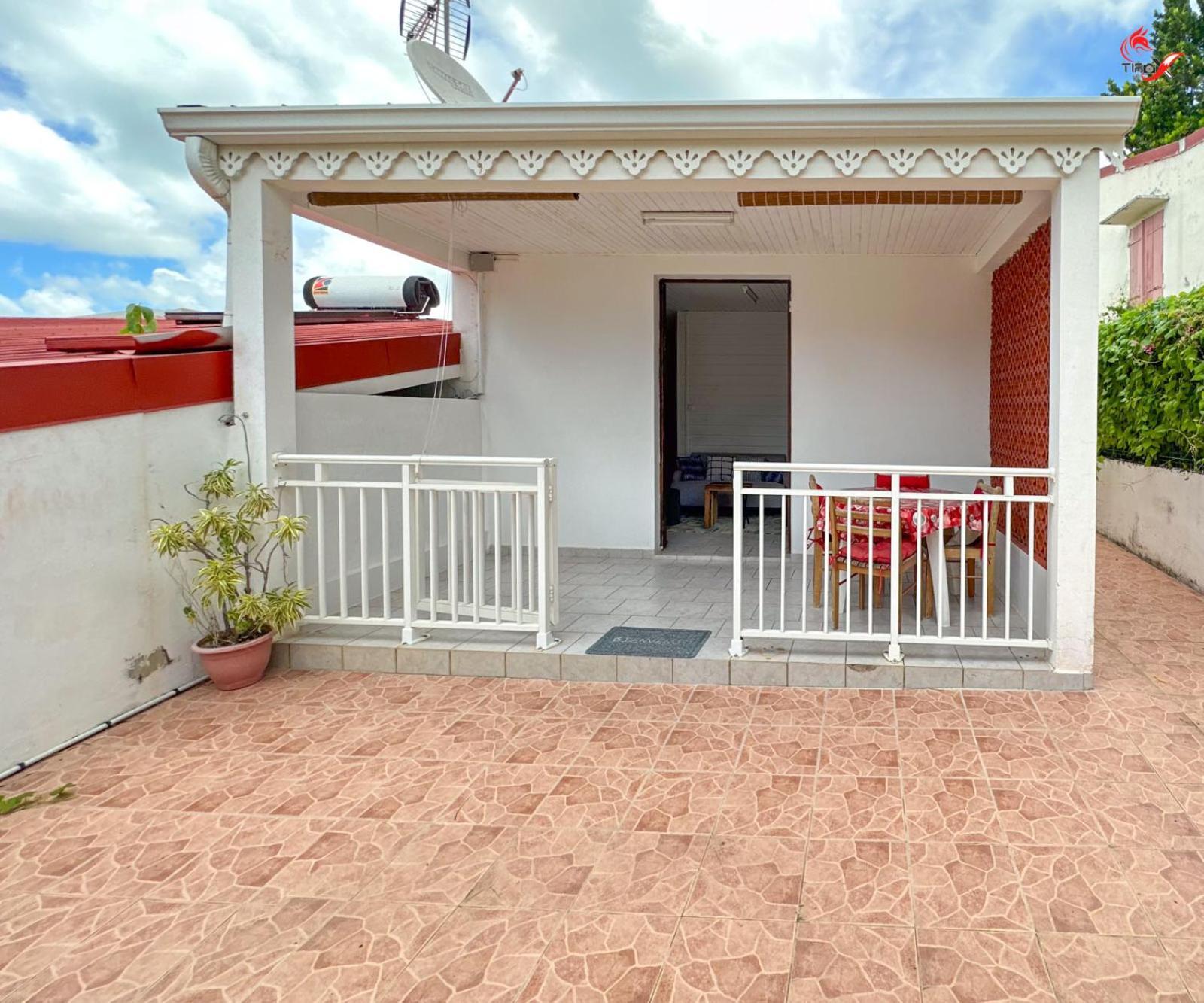 Chez Zelou Villa Sainte-Anne Luaran gambar