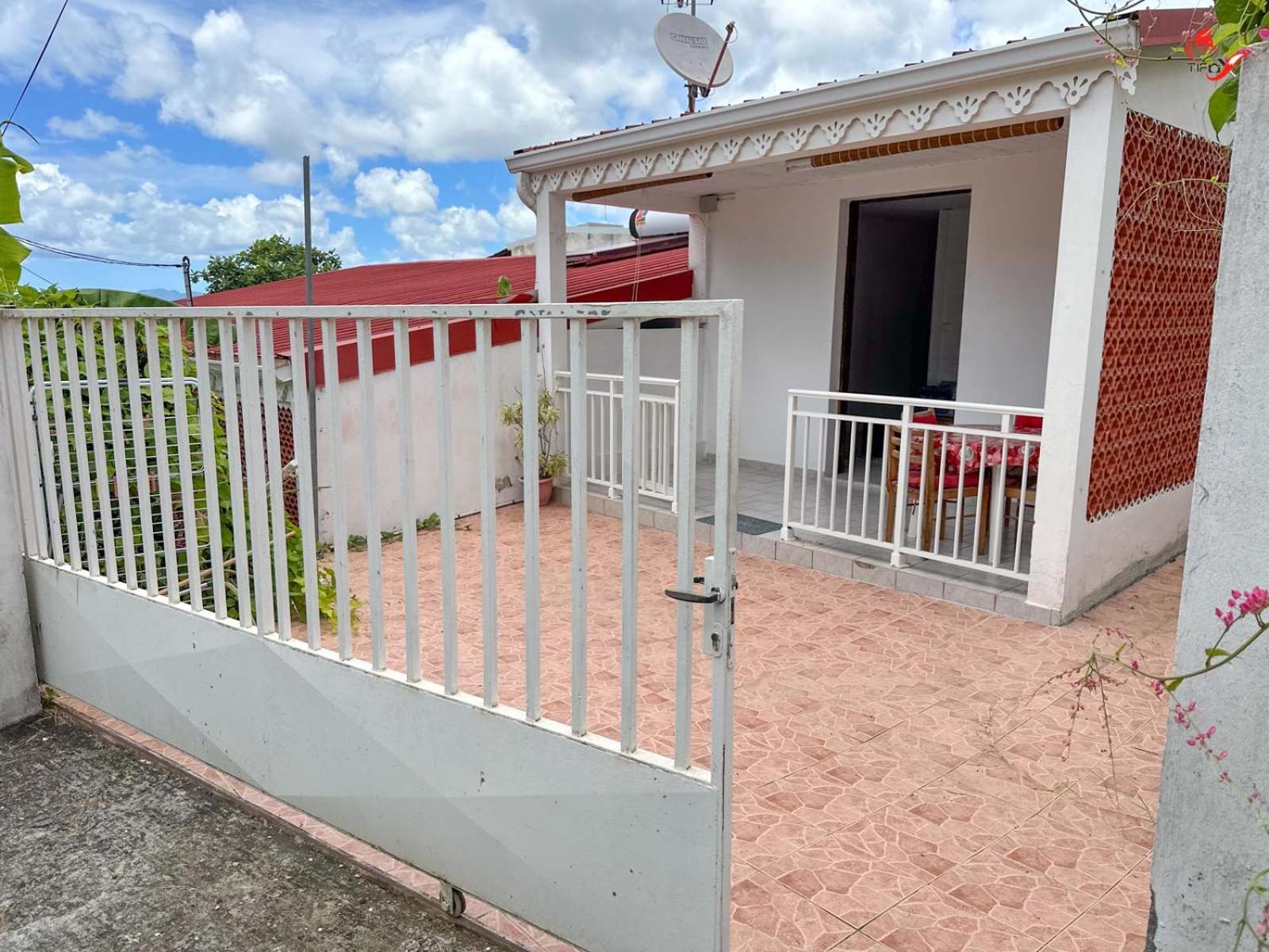 Chez Zelou Villa Sainte-Anne Luaran gambar